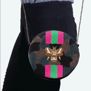 Round Camouflage Seed Beaded Bee Crossbody